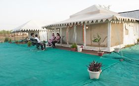 Kumbh Canvas Tent City Otel 5*